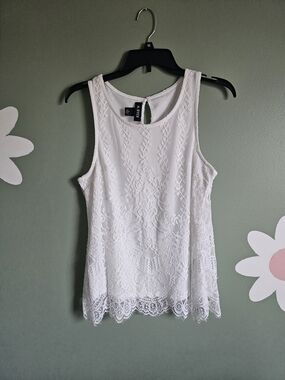 A. Byer White Lace Sleeveless Camisole with Scalloped Hem